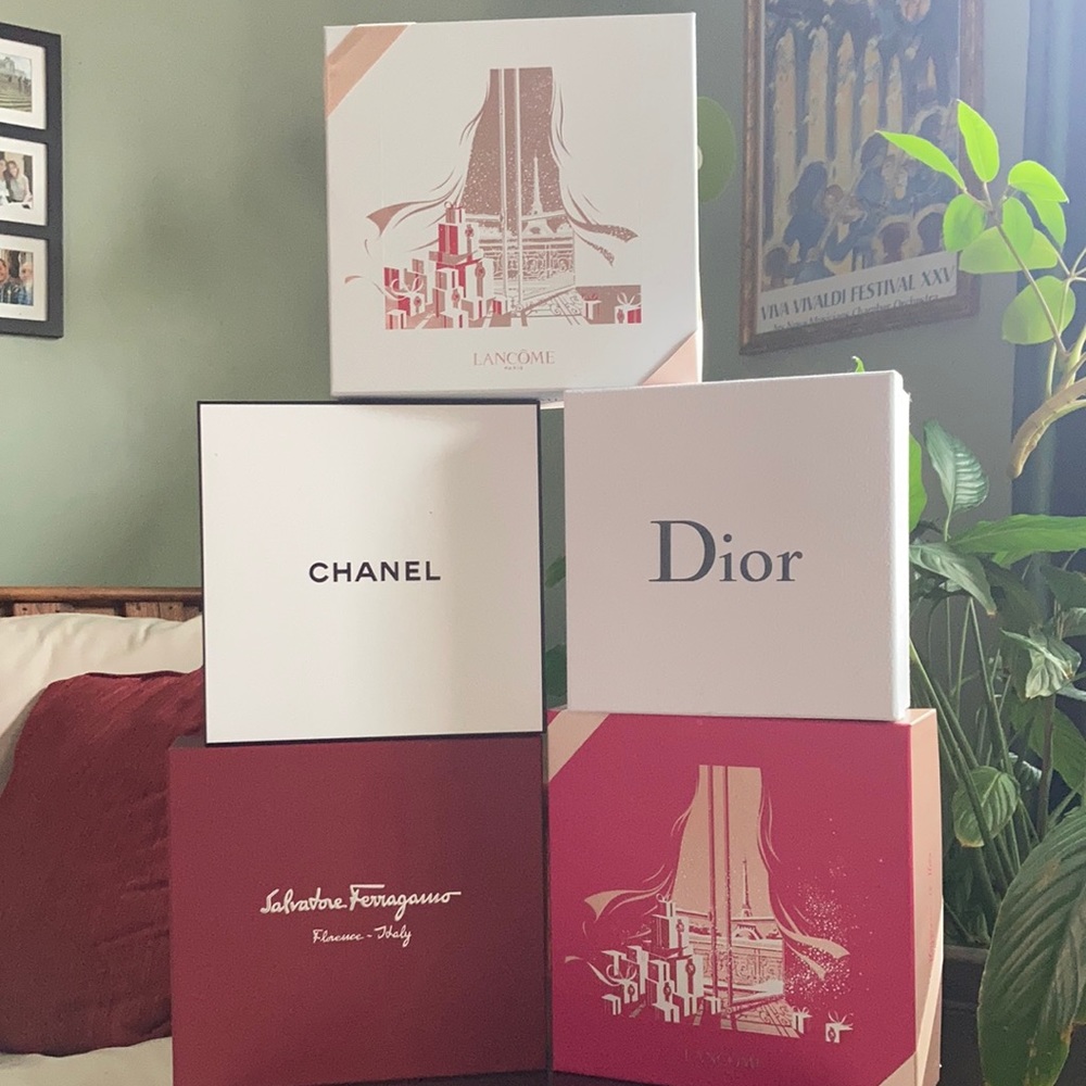 Five beautiful gift boxes💕